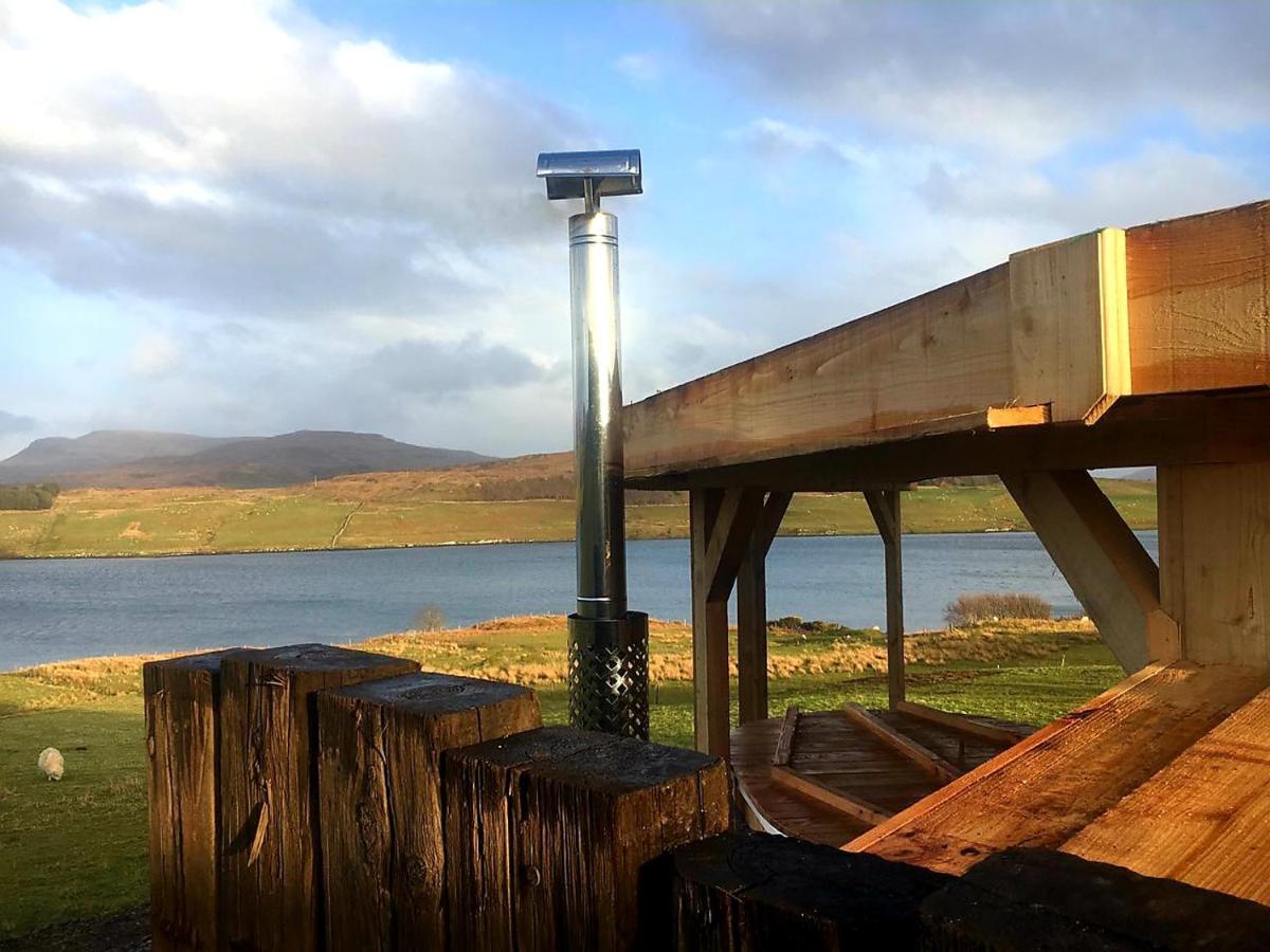 Skye Cabins Skeabost Exteriör bild