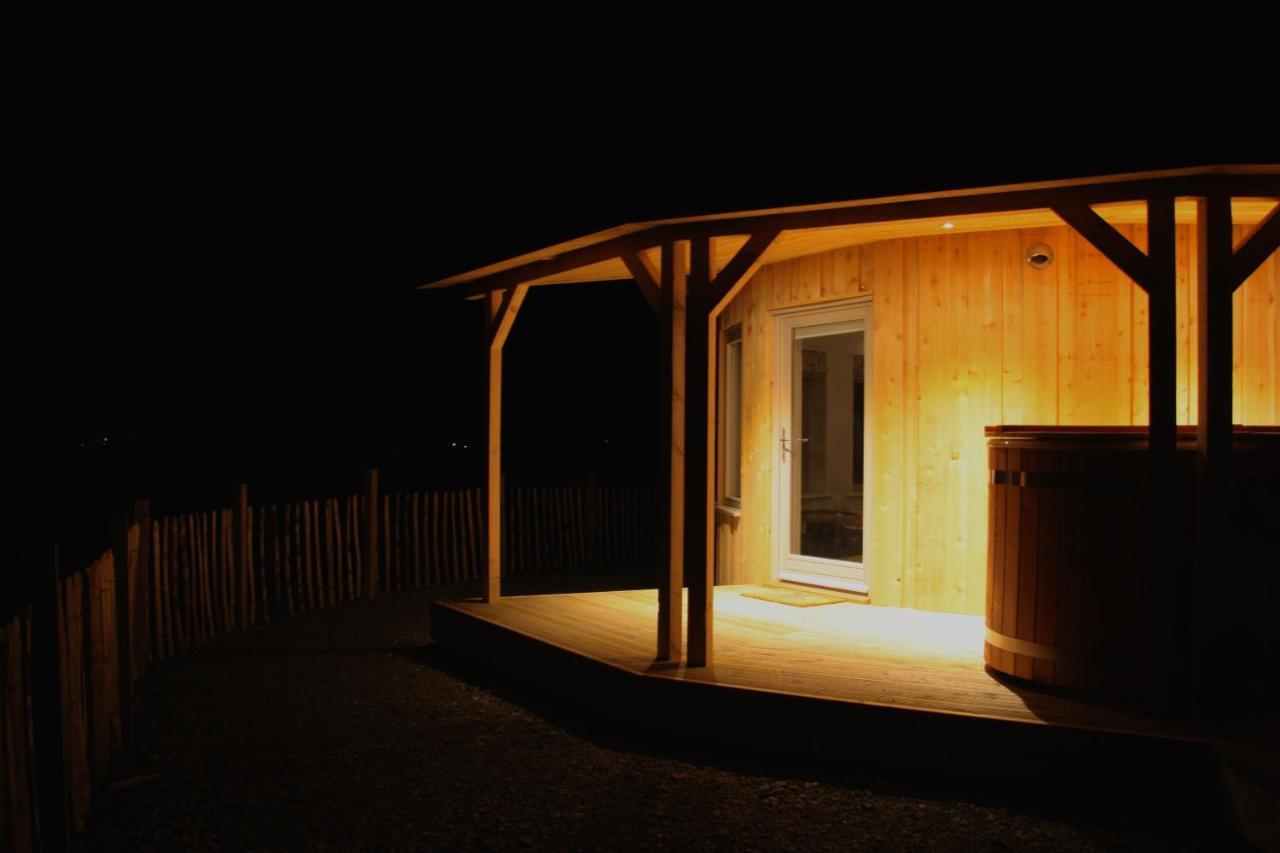 Skye Cabins Skeabost Exteriör bild