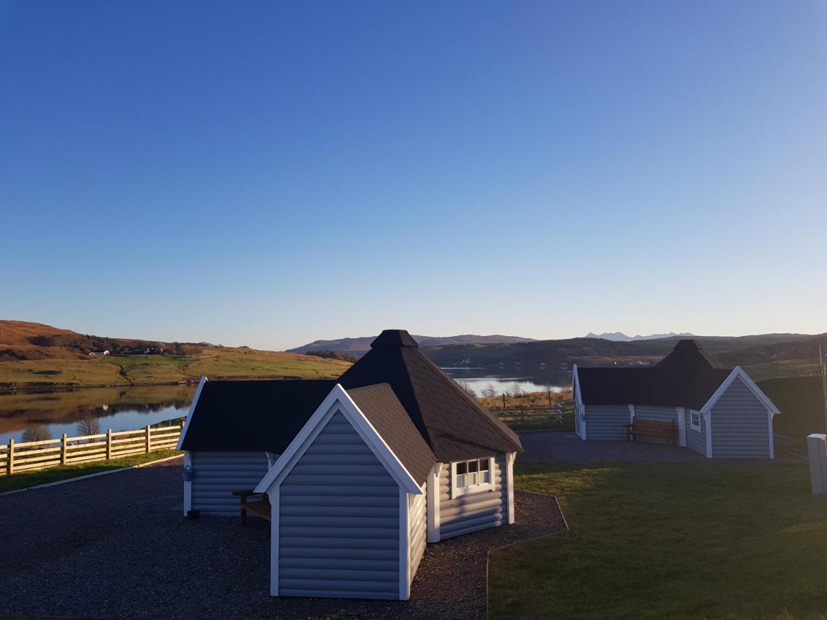 Skye Cabins Villa Skeabost Exteriör bild