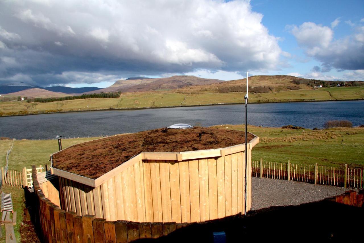 Skye Cabins Skeabost Exteriör bild